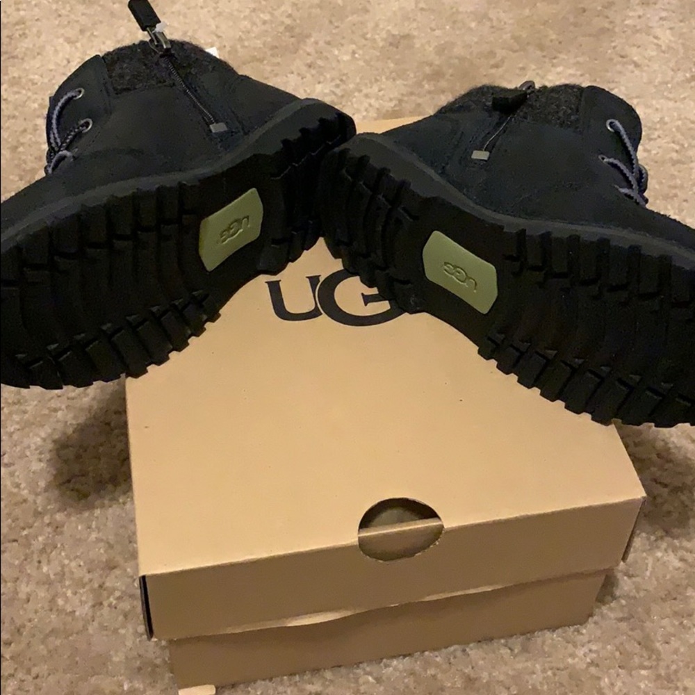 UGG - Picture 4 of 8